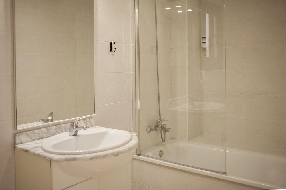 Las Ramblas Pasaje Bacardi Apartments Barcelona Eksteriør billede